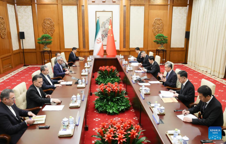 بكين - طهران - الاتفاق النووي