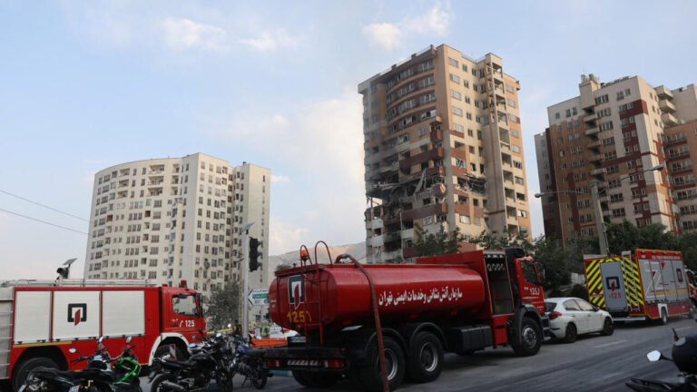 2025-06-13T022839Z-545344357-RC2E1FA81NKA-RTRMADP-3-IRAN-NUCLEAR
