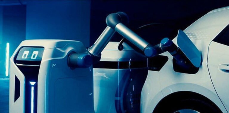 خلال العام الجاري.. بكين بصدد تشغيل ألف روبوت شحن للسيارات الكهربائية