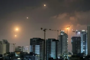 لماذا شنت إسرائيل الهجوم على إيران قبل جولة المفاوضات النووية؟
