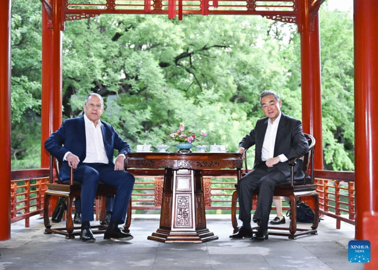 وزير الخارجية الصيني والروسي