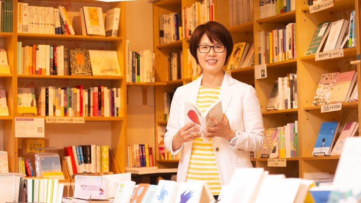 مبيعات كتب الأدب الكوري المترجمة في الخارج تزيد عن الضعفين بعد فوز الروائية هان كانغ بجائزة نوبل