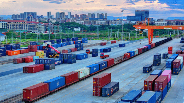 خط شحن مباشر من مقاطعة تشجيانغ الصينية إلى أفريقيا