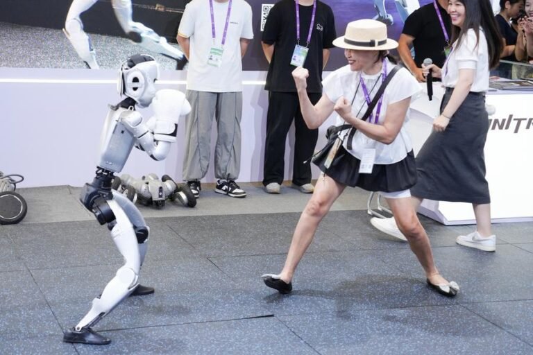 ÐÂ»ªÈ«Ã½Í·ÌõØ­¡°Êý¡±ÁªÉ½º£ ¡°ÖÇ¡±ÔìÎ´À´¡ª¡ª´Ó¶«²©»á¿´ÖÐ¹ú¡ª¶«ÃËÈË¹¤ÖÇÄÜºÏ×÷ÐÂ»úÓö£¨3£©