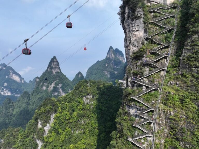 XINHUA PHOTOS OF THE DAY