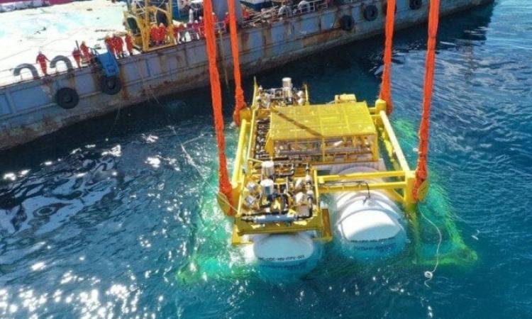 أول مركز بيانات تحت المياه يعمل بطاقة الرياح