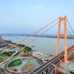 افتتاح أول جسر معلق مزدوج الطابق فوق نهر اليانغتسي