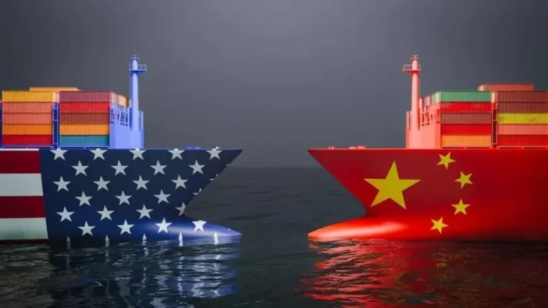 الصين تعلق رسوم الموانئ الخاصة على السفن الأمريكية