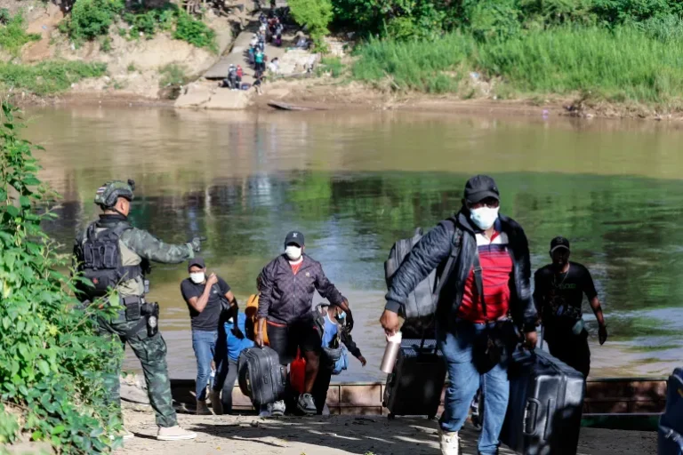 الصين.. إعادة أكثر من ألف مشتبه به في قضايا احتيال عبر الاتصالات من ميانمار