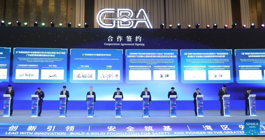 تسريع وتيرة نمو اقتصاد الارتفاعات المنخفضة في منطقة خليج قوانغدونغ-هونغ كونغ-ماكاو الكبرى