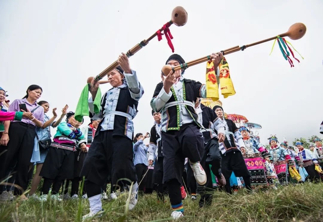 رأس السنة التقليدية لقومية دونغ