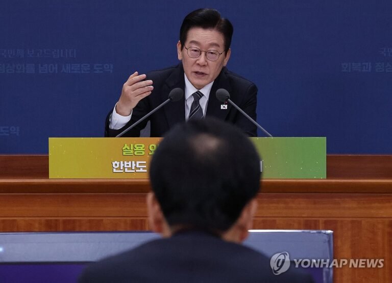 رئيس كوريا الجنوبية يقترح السماح للعامة بالوصول إلى وسائل إعلام الشمالية