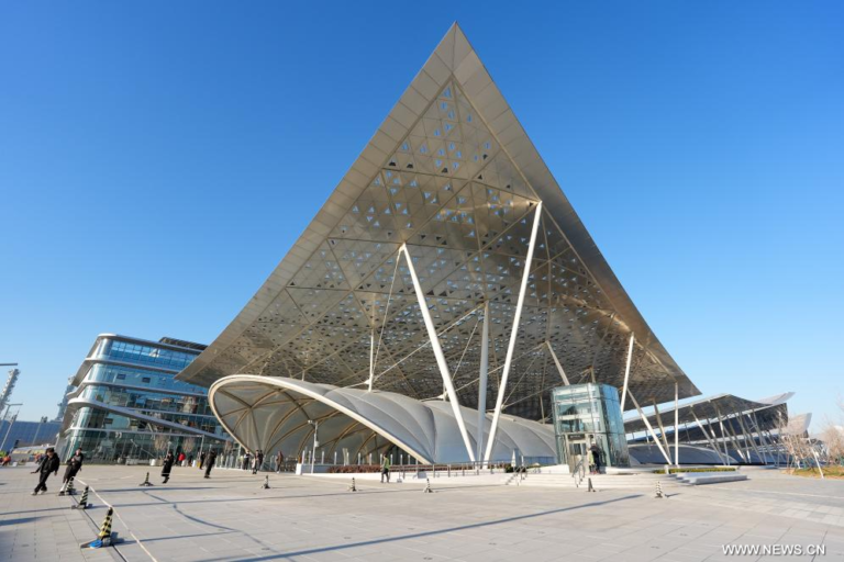 محطة سكك حديدية بمركز النقل الشامل في بكين بصدد دخول حيز التشغيل