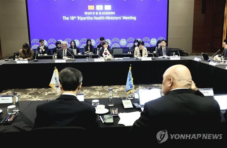 وسط خلاف بكين وطوكيو.. اتفاق كوري صيني ياباني على التعاون في مجال الرعاية الصحية