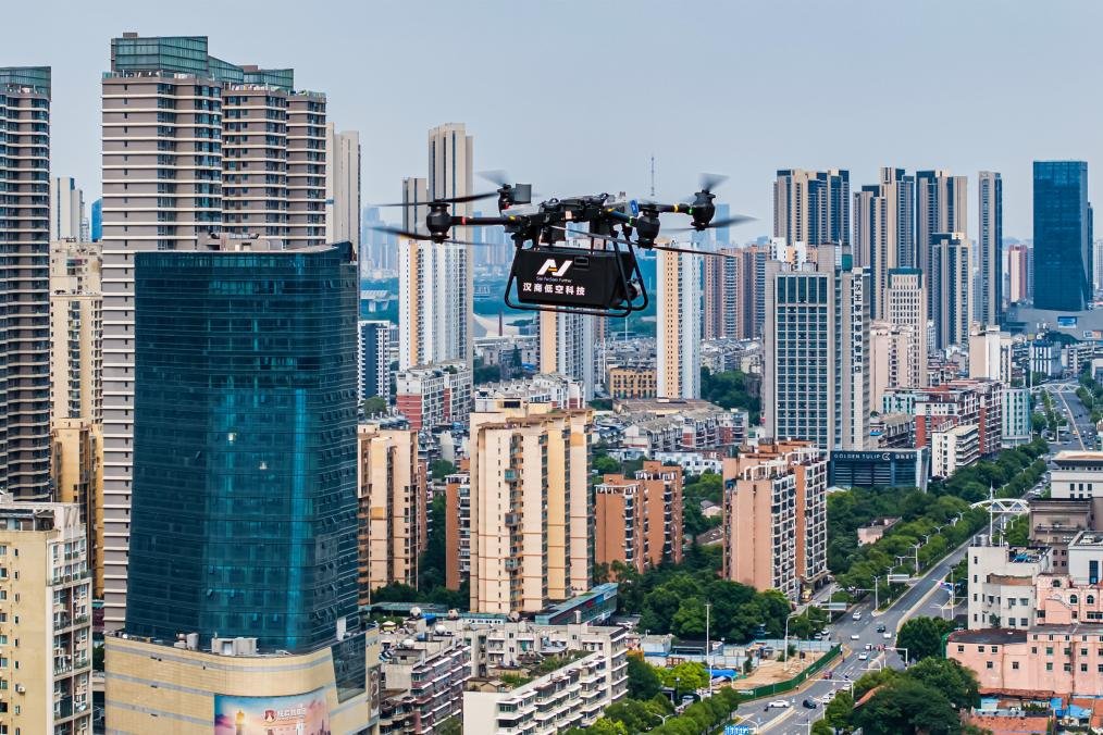 الصين والدول العربية.. التعاون في اقتصاد الارتفاعات المنخفضة نقطة مضيئة جديدة في إطار الحزام والطريق