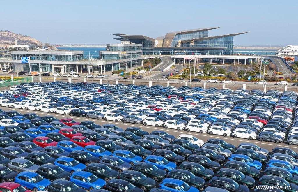 في حجمه المحلي والصادرات.. نمو متواصل لقطاع مركبات الطاقة الجديدة في الصين