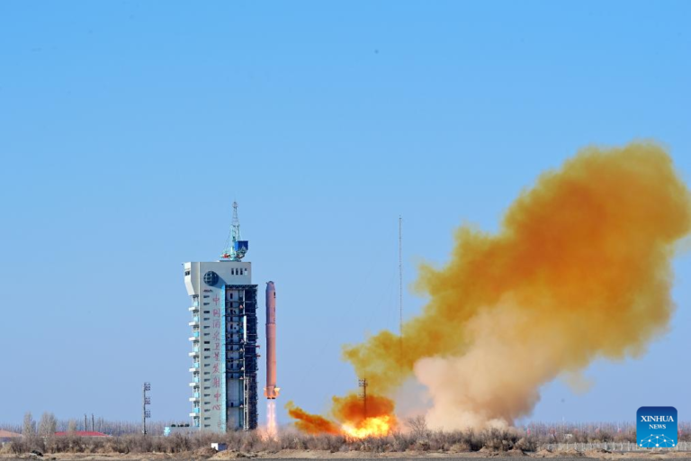 للاستشعار عن بعد.. الصين تطلق قمرا اصطناعيا للجزائر