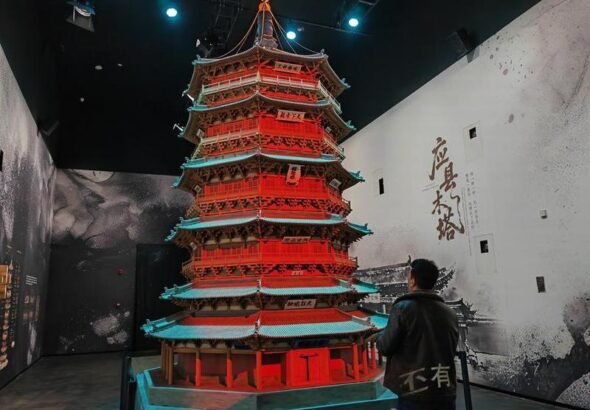 شاب مصري يحيي آثار الصين عبر التقنيات الرقمية