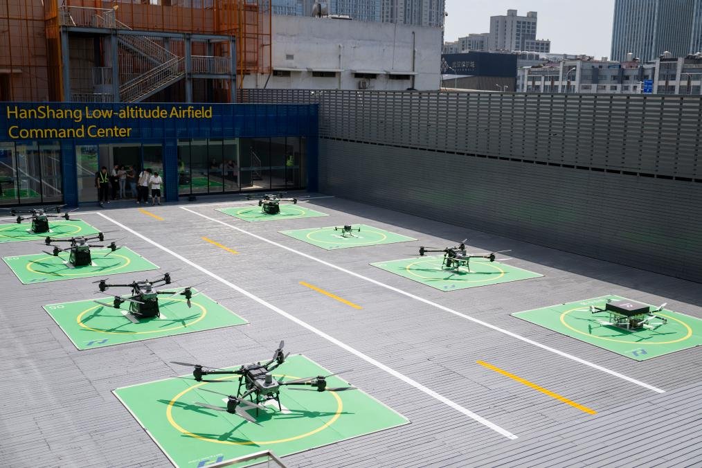 شنتشن الصينية تشهد تشغيل أكثر من 300 مسار لوجستي للارتفاعات المنخفضة