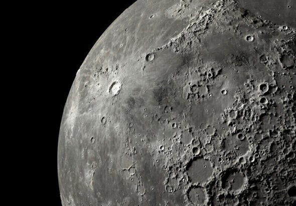 علم تاريخ القمر