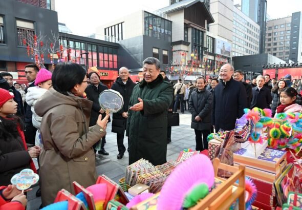 قبيل عيد الربيع.. شي يزور أهالي بكين ويقدم التهاني إلى جميع أبناء الشعب الصيني