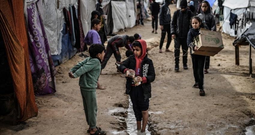 مع ارتفاع البطالة وشح الغاز… الغزيون يبحثون عن حلول لتأمين احتياجاتهم الأساسية