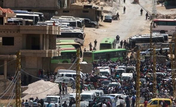 آلاف السوريين يعودون إلى بلدهم بسبب تصاعد الغارات الإسرائيلية على لبنان