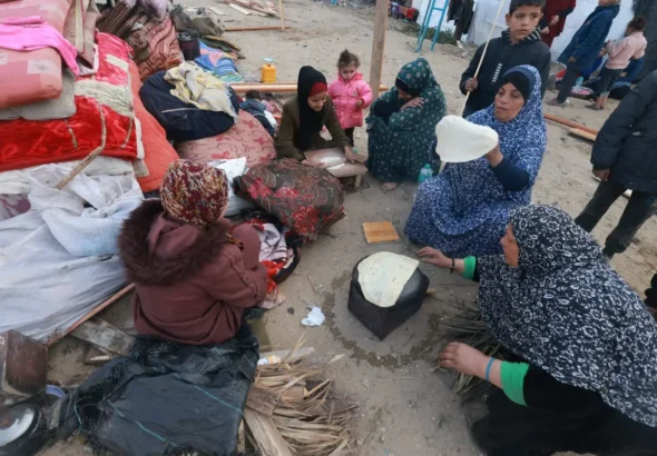 في يوم المرأة العالمي.. معركة يومية تخضوها نساء غزة من أجل البقاء