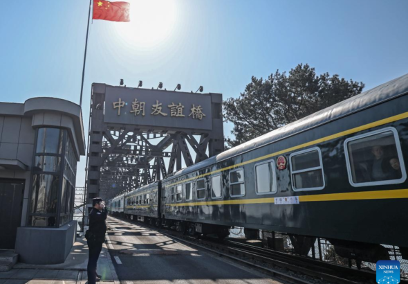 قطار ركاب دولي يربط الصين بجمهورية كوريا الديمقراطية الشعبية