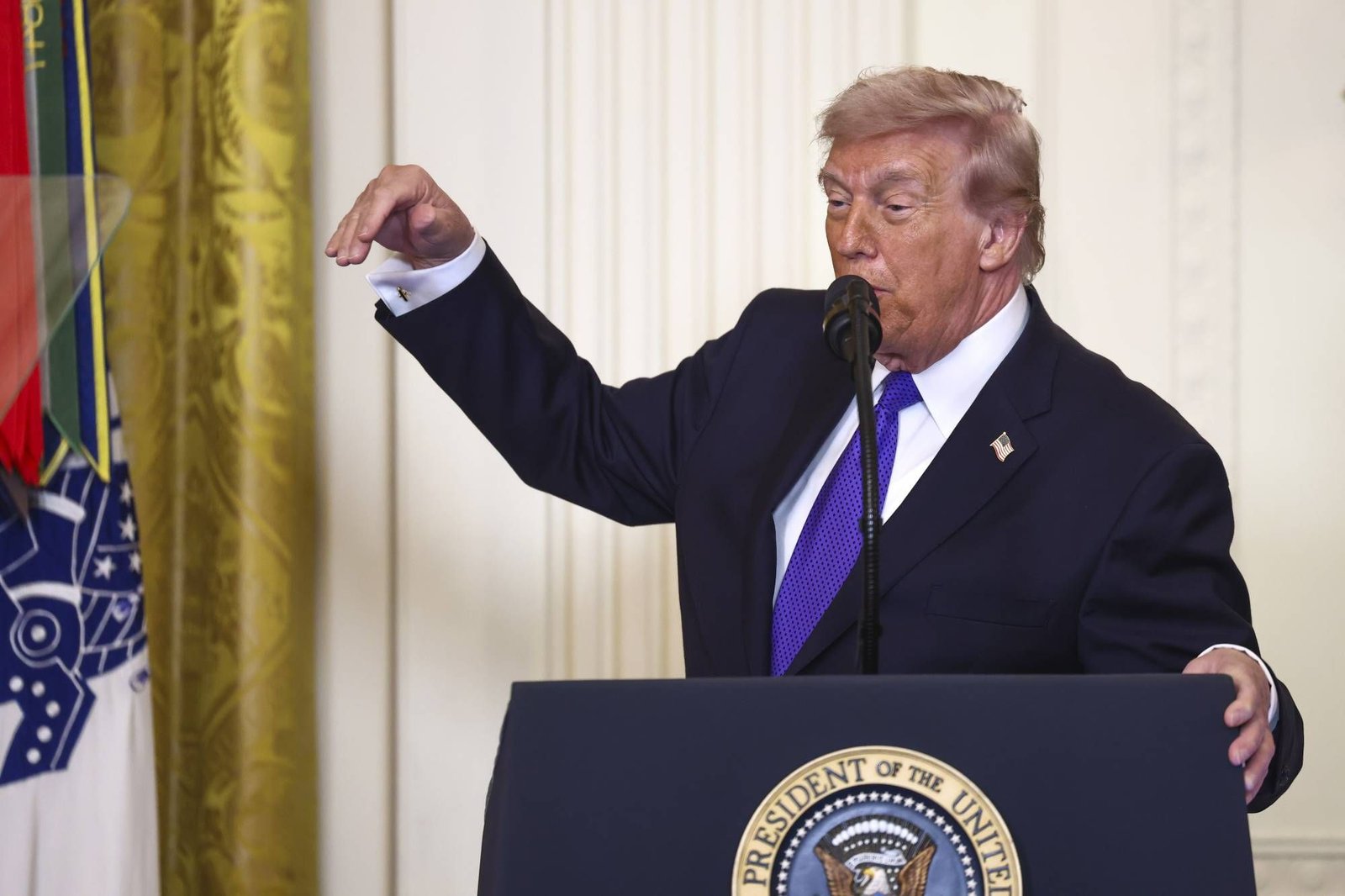 مخاوف من اتساع المواجهة مع إيران بعد تلويح ترامب بالخيار البري