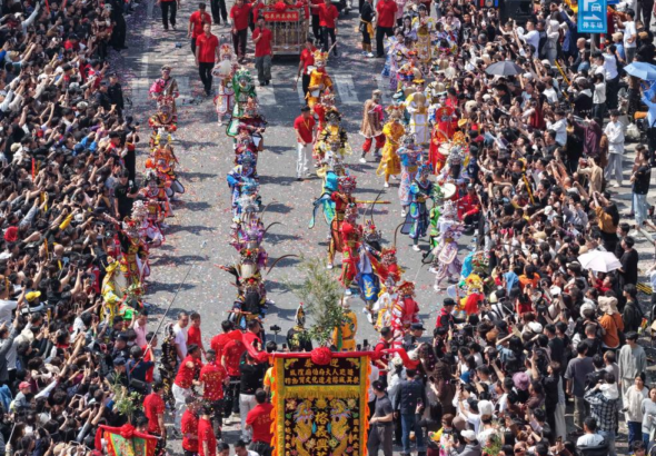 مهرجان معبد تشنغهوانغ في مدينة جييانغ بجنوبي الصين