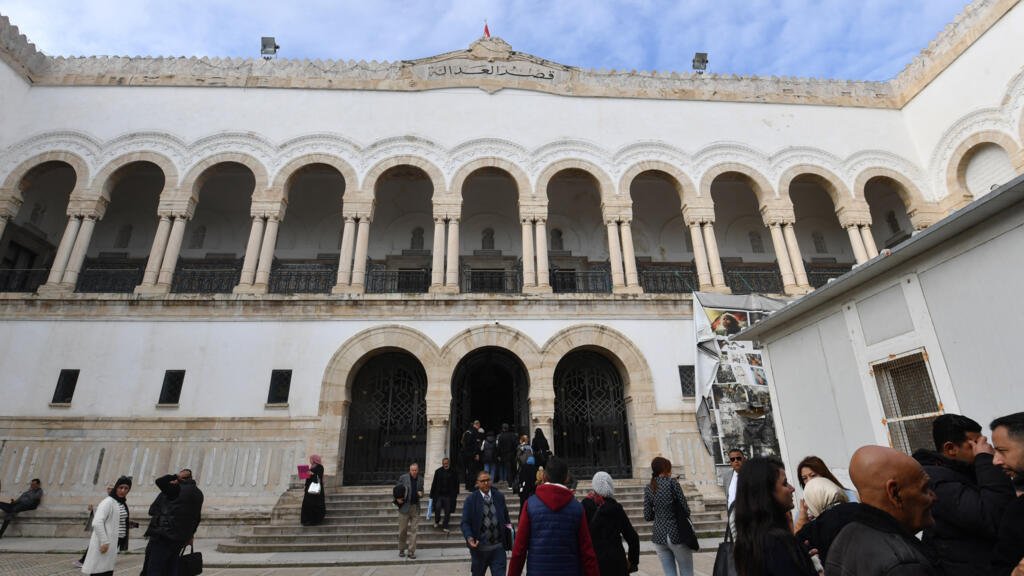 سجن الصحفي التونسي زياد الهاني بسبب انتقاده أحكاما قضائية