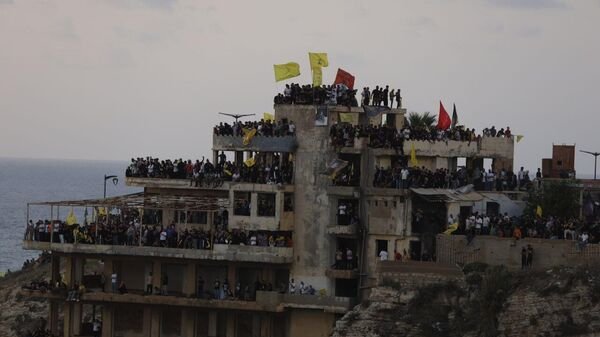 مسؤول رفيع في حزب الله لـ"سبوتنيك": التفاوض المباشر يقود إلى الاستسلام ويعد انقلابا على اتفاق الطائف