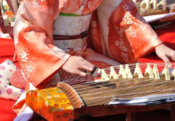 آلة الكوتو... موسيقى تقليدية من قلب التراث الياباني