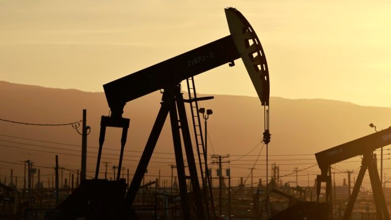 ماذا يعني انسحاب الإمارات من "أوبك" للولايات المتحدة؟