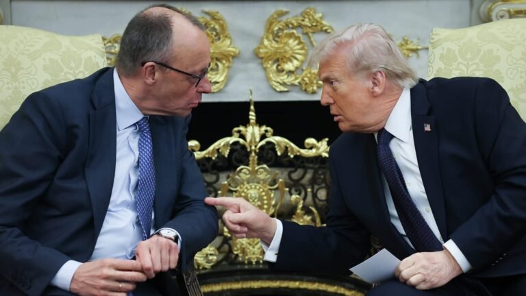 ترامب ينتقد المستشار الألماني بعد قوله إن أمريكا "تتعرض للإذلال" من إيران