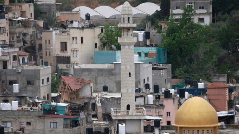 فيديو منسوب لـ"رفع العلم الإسرائيلي فوق أحد المساجد في سوريا".. ما حقيقته؟