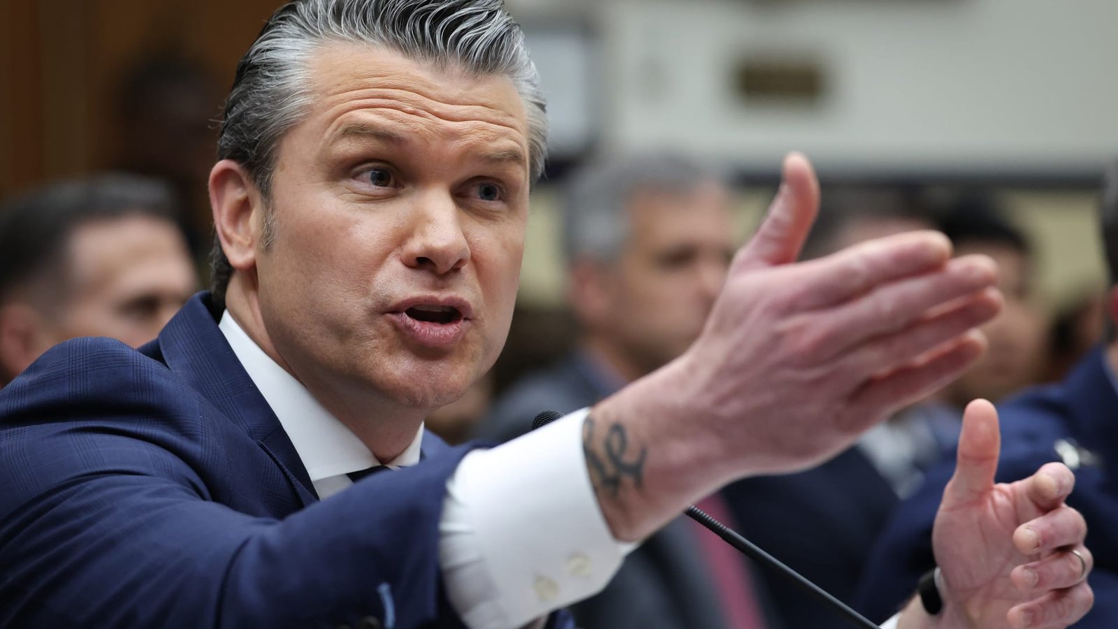 تصريح "مفاجئ" لوزير الدفاع الأمريكي عن نووي إيران ورد من نائب بالكونغرس