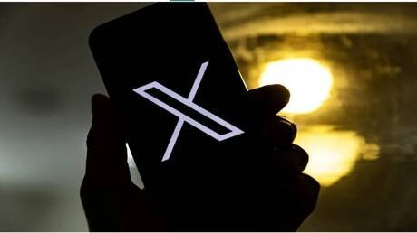 تبادل للإهانات بين مسؤولة ديمقراطية ومساعد ترامب