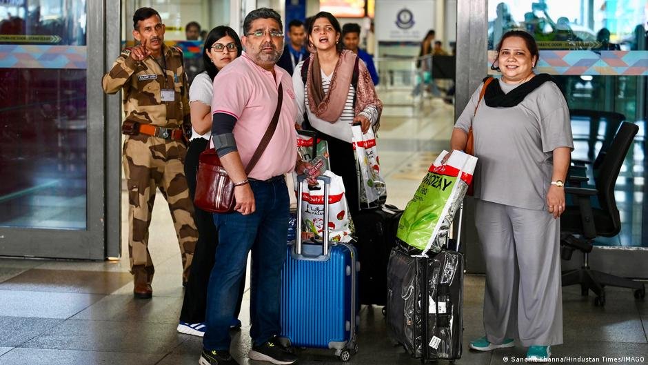 حرب إيران تعصف بالخليج.. والعمال الهنود يدفعون الثمن