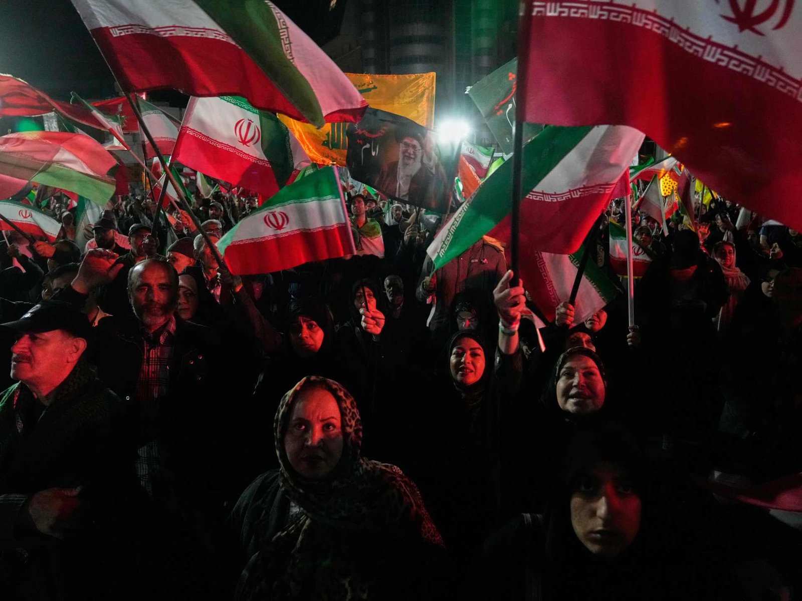 "خرجنا منتصرين".. إيران تزداد تشددا بعد الحرب ولديها حلول للتهرّب من العقوبات