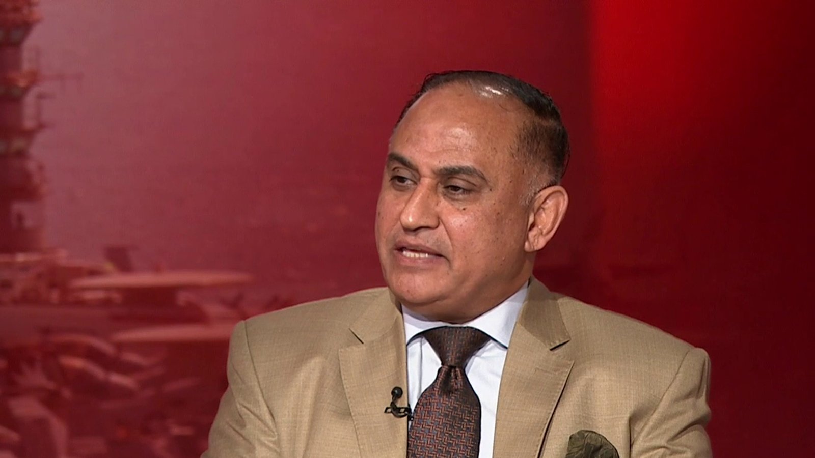 كيف ومتى يحق للسفن الحربية تفتيش السفن التجارية؟