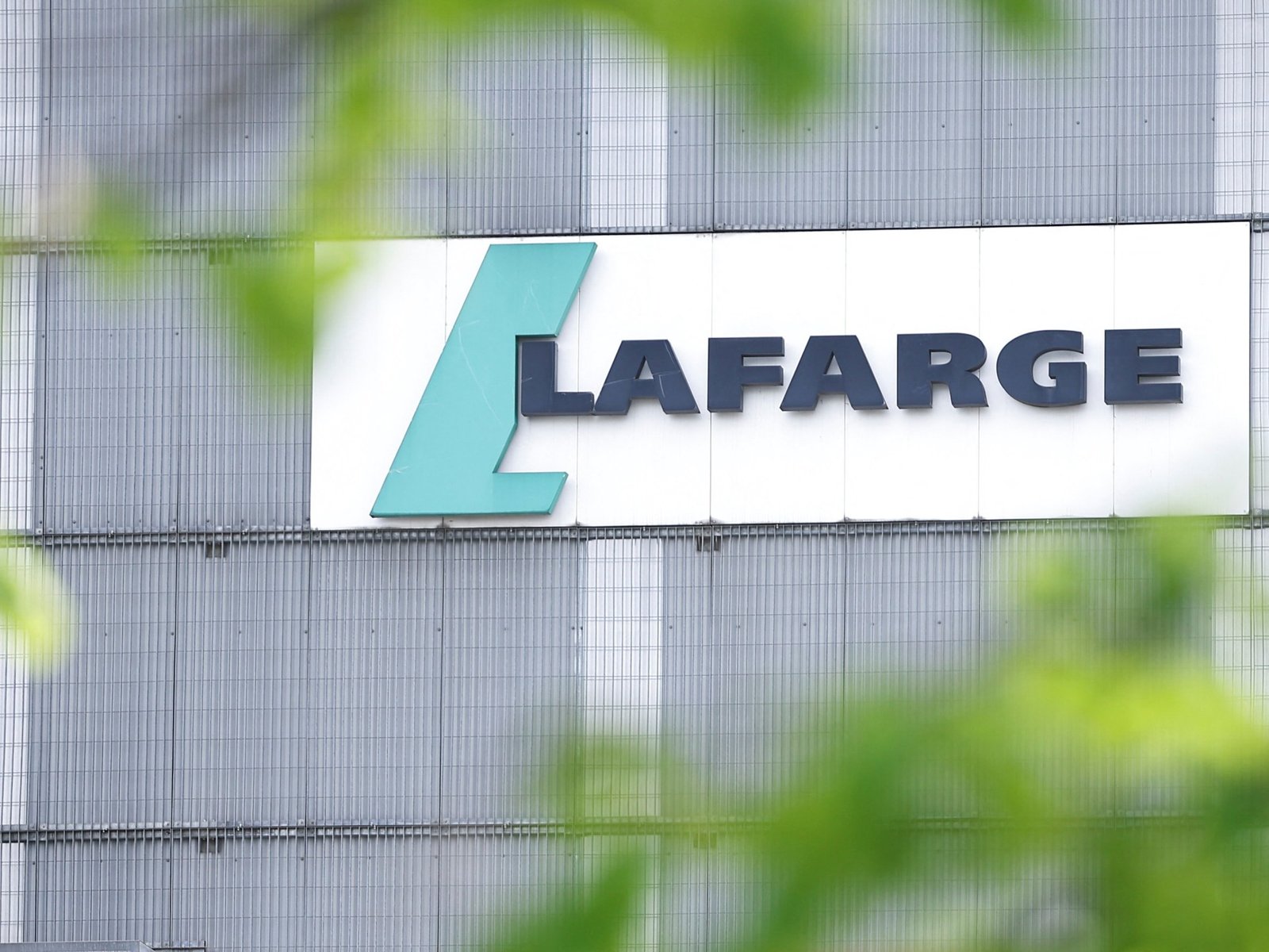 شركة "لافارج" الفرنسية تستأنف إدانتها بتمويل تنظيم الدولة في سوريا