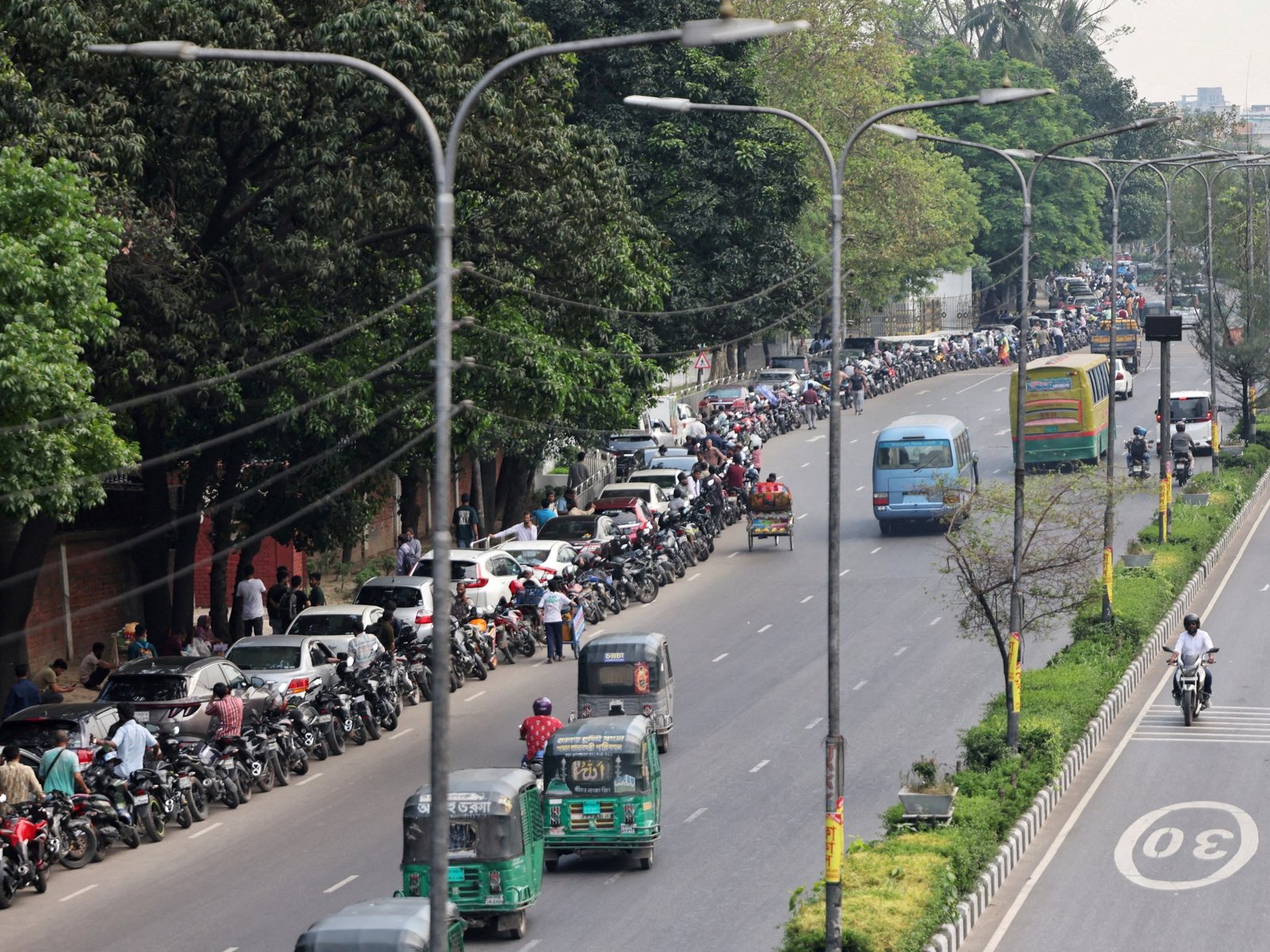 آسيا تحت رحمة هرمز.. شبح أزمة نفط السبعينيات يخيم على المنطقة