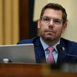 النائب الديمقراطي إريك سوالويل