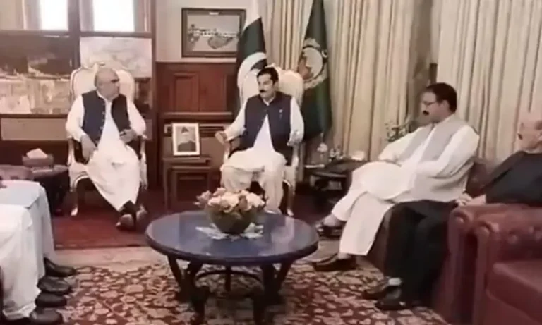 Governor Kundi meets PTI leaders, asserts KP's case should be presented 'firmly, collectively' to the Centre