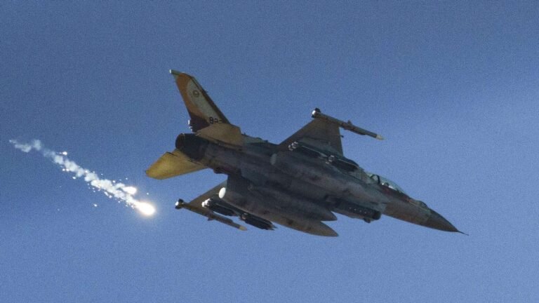 إنذار إسرائيلي بإخلاء 11 بلدة جنوبي لبنان تمهيدا لقصفها