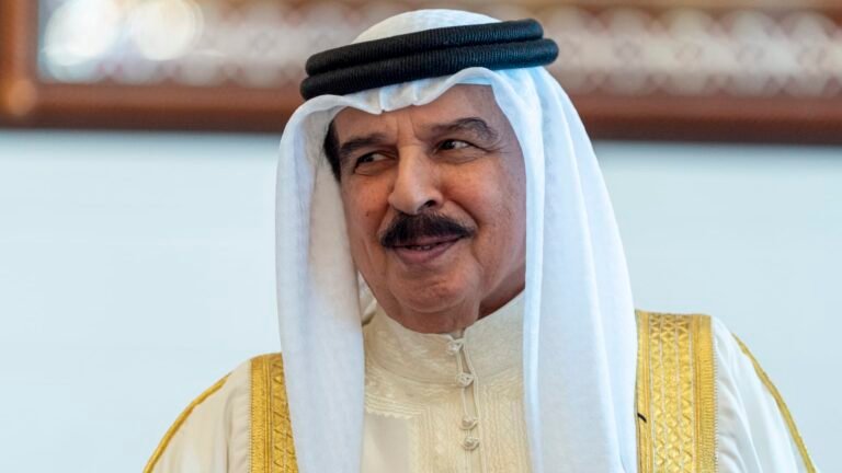 "أمامهم طريقان فقط".. ملك البحرين يندد باصطفاف بعض المشرعين مع "خونة" دعموا العدوان الإيراني