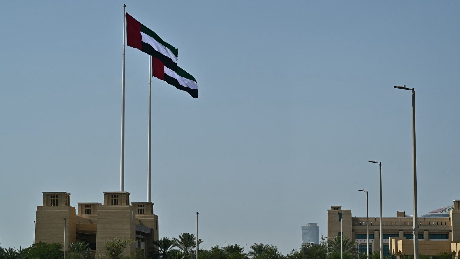 الإمارات تعلن تصدي دفاعاتها الجوية لـ"تهديد صاروخي" من إيران