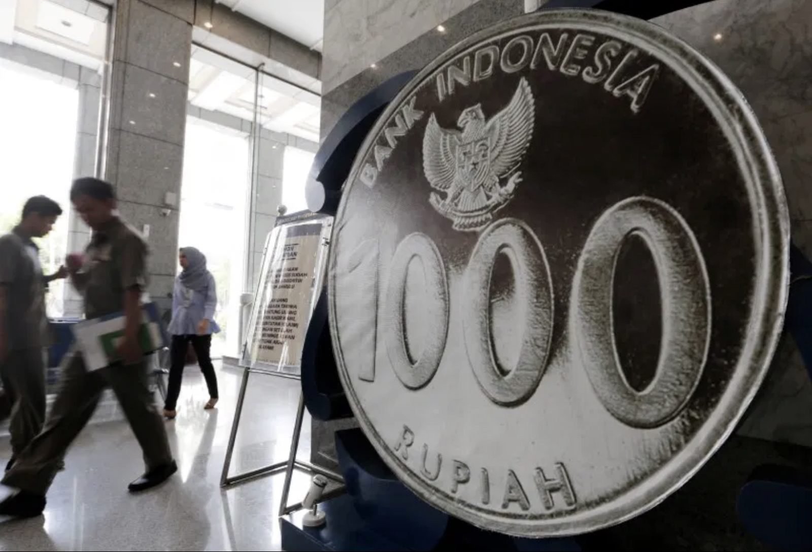Rupiah rout stoking fears of a 1997 repeat in Indonesia